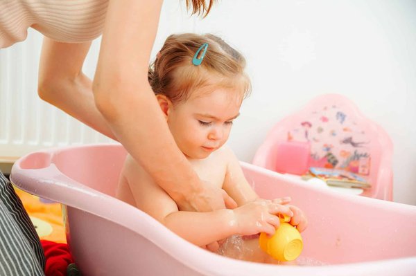 Produit cosmétique et de soins pour enfant : pensez à une baume douceur