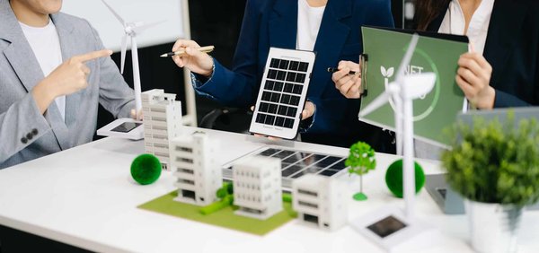 Comment la révolution solaire change-t-elle la donne ?